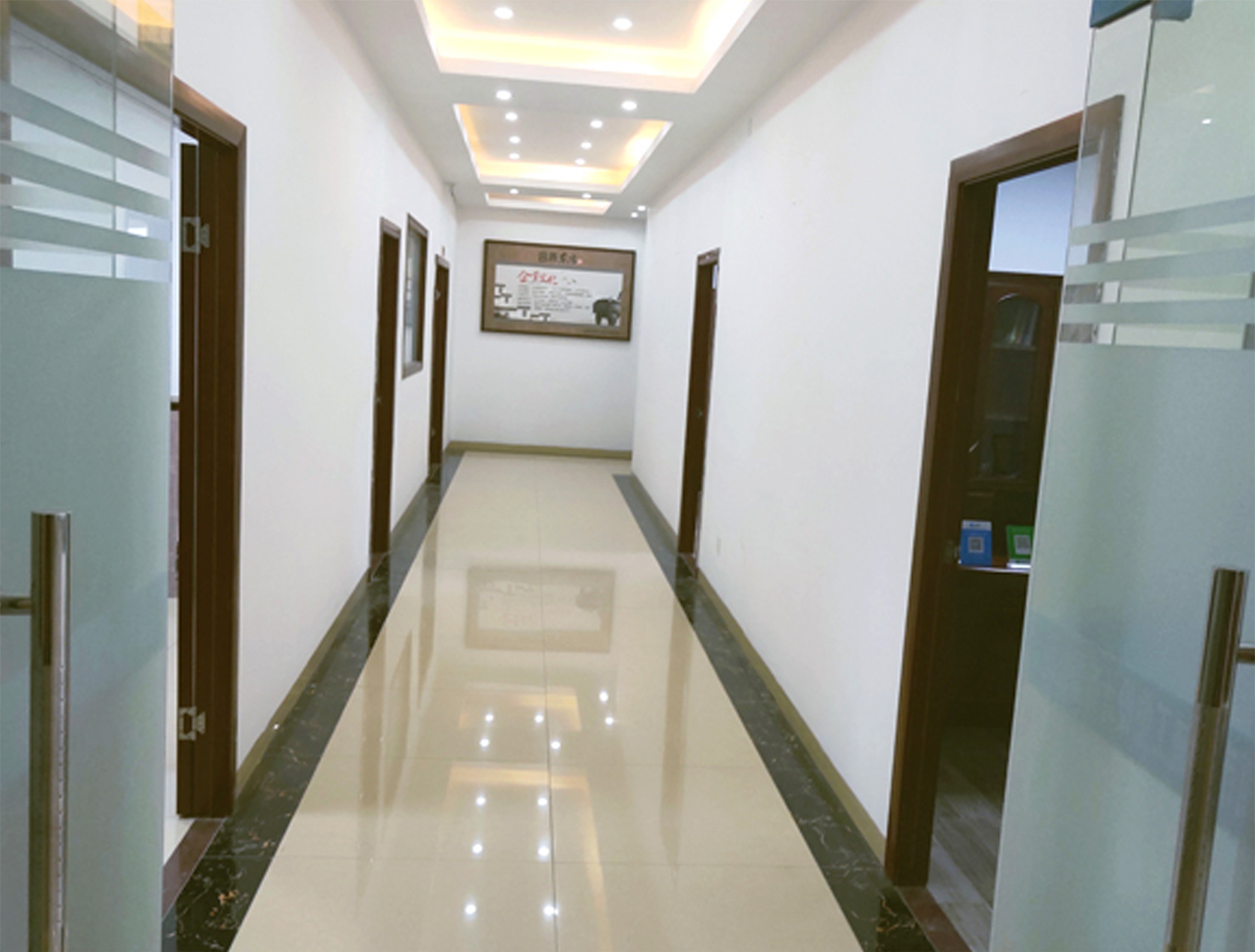 公司環(huán)境右側(cè)上圖